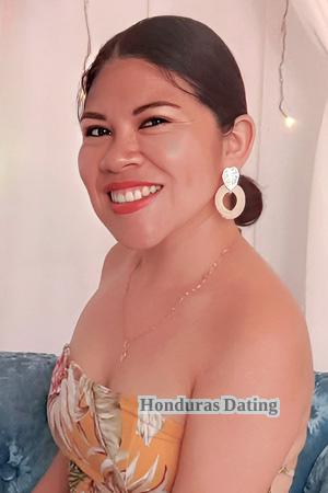 226188 - Gema Age: 35 - Peru